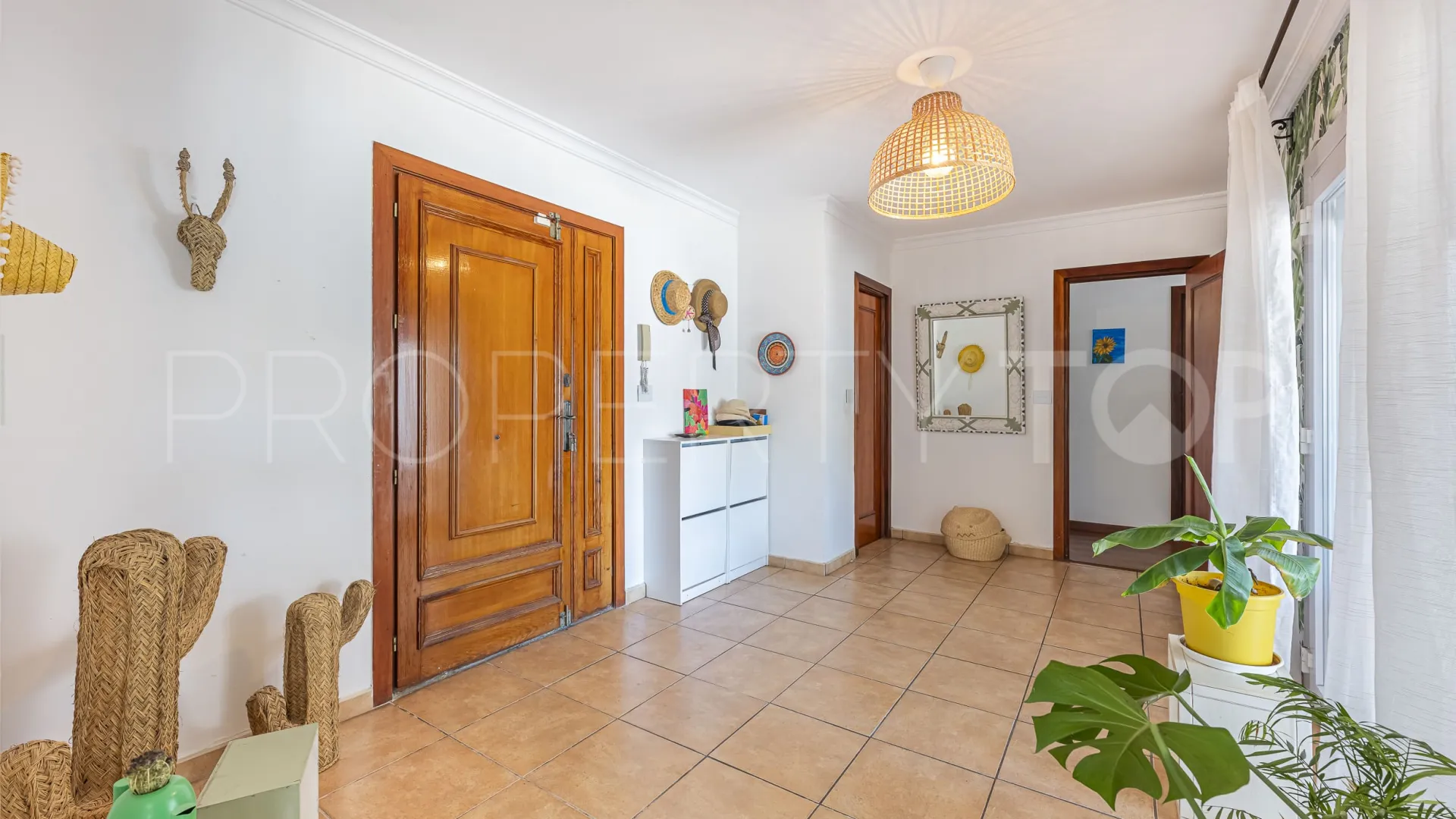 Comprar villa de 5 dormitorios en Sotogrande Costa