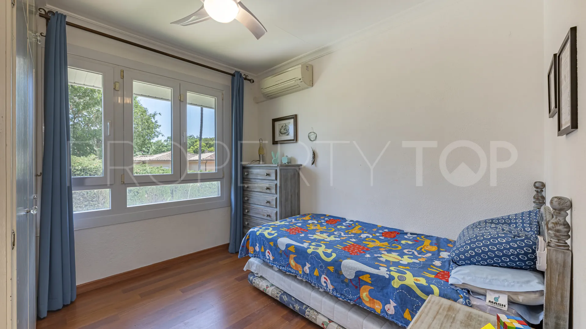 Comprar villa de 5 dormitorios en Sotogrande Costa