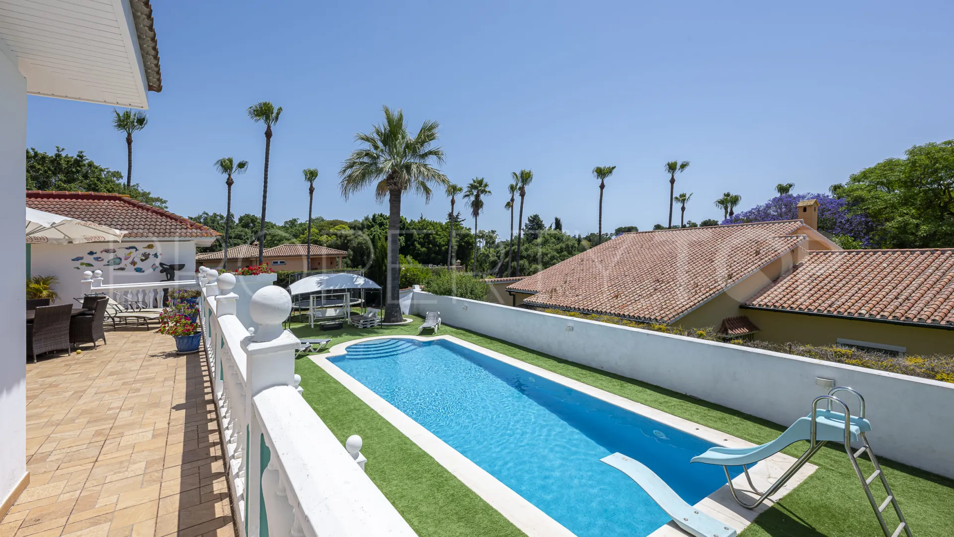 Comprar villa de 5 dormitorios en Sotogrande Costa