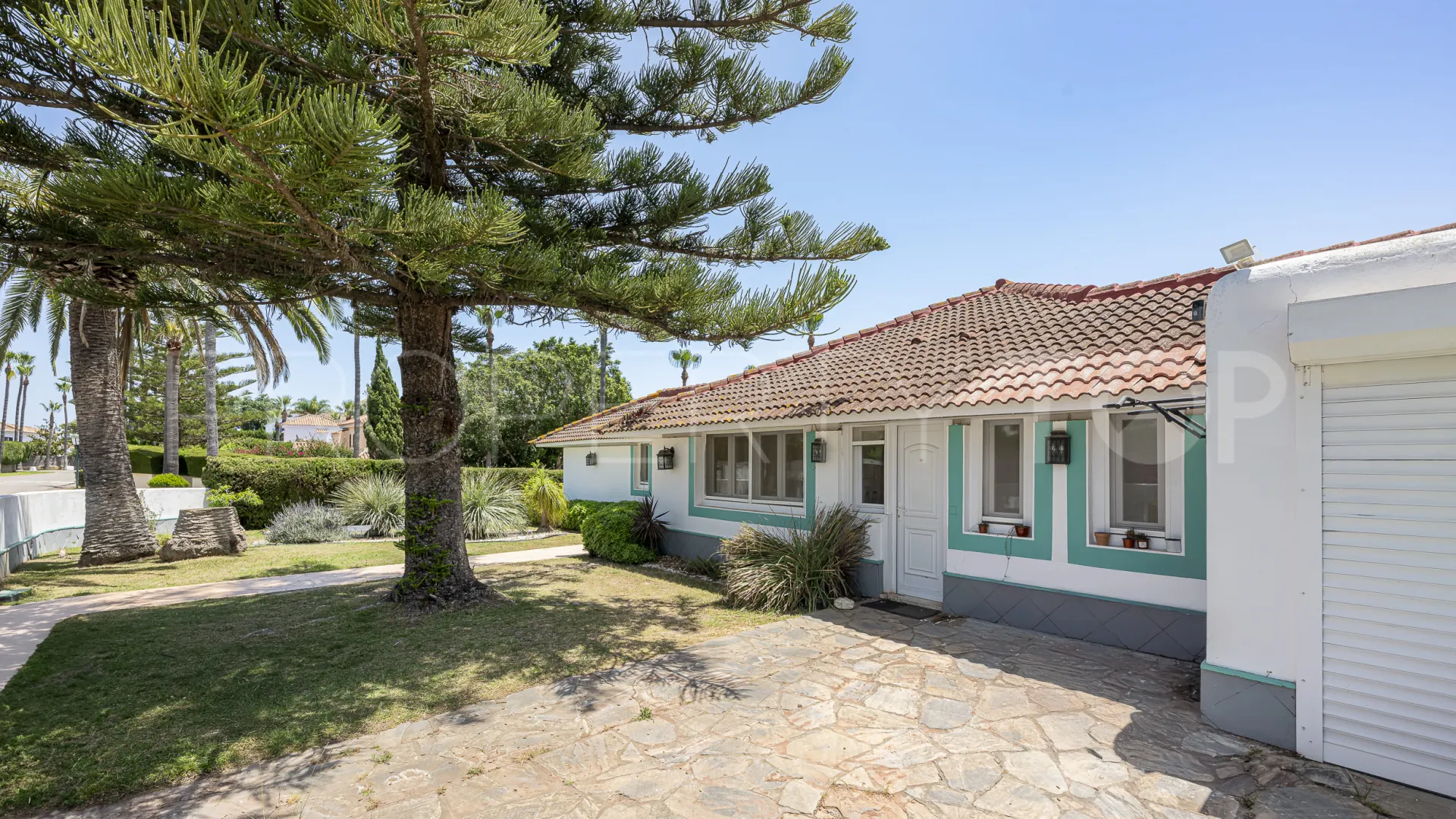Comprar villa de 5 dormitorios en Sotogrande Costa