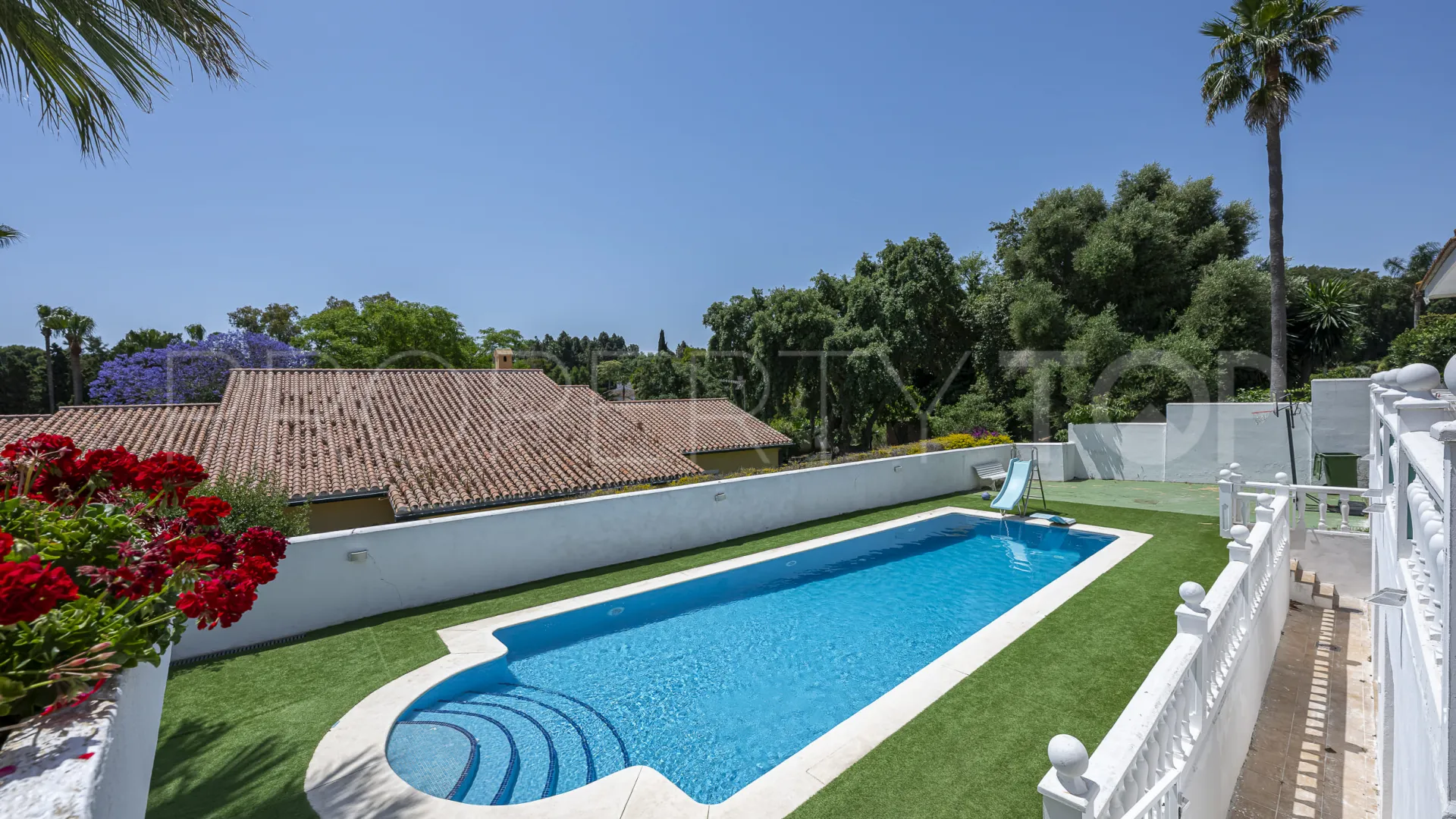 Comprar villa de 5 dormitorios en Sotogrande Costa