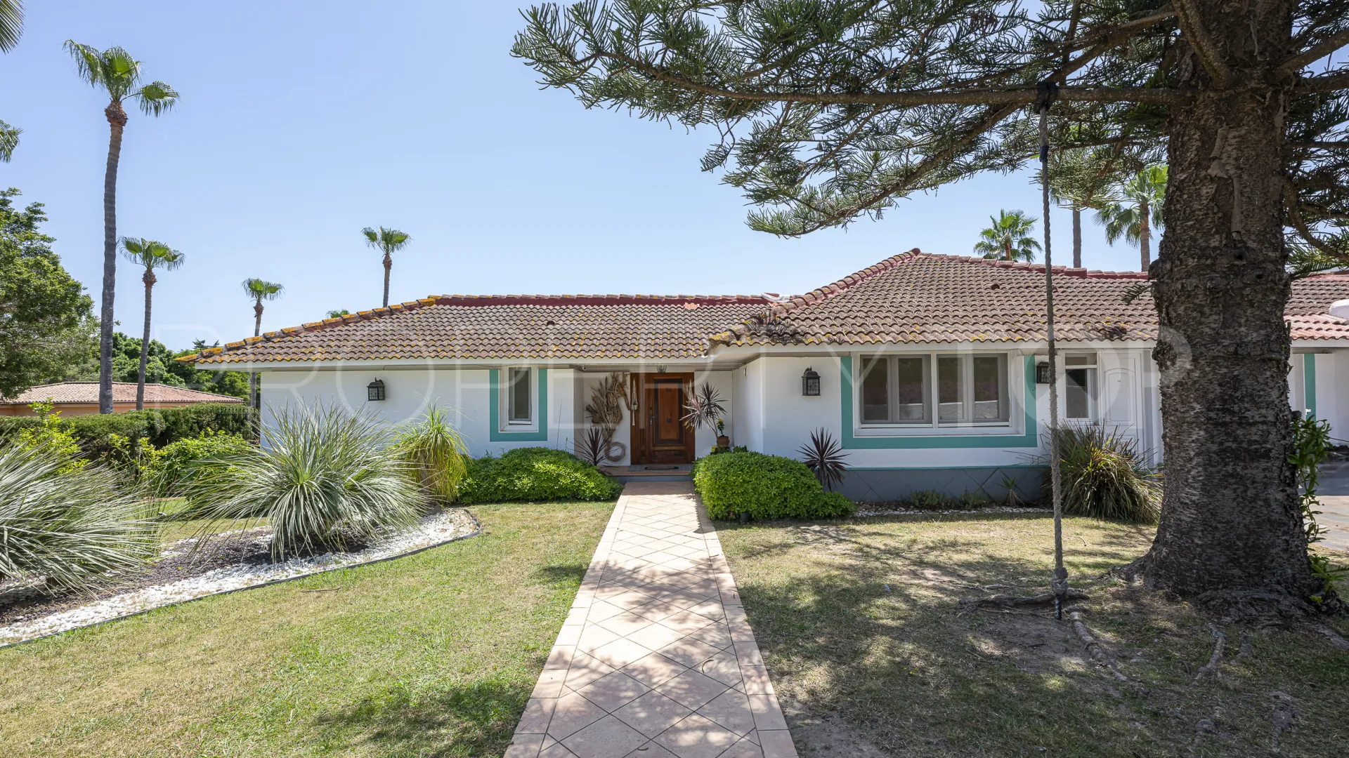 Comprar villa de 5 dormitorios en Sotogrande Costa