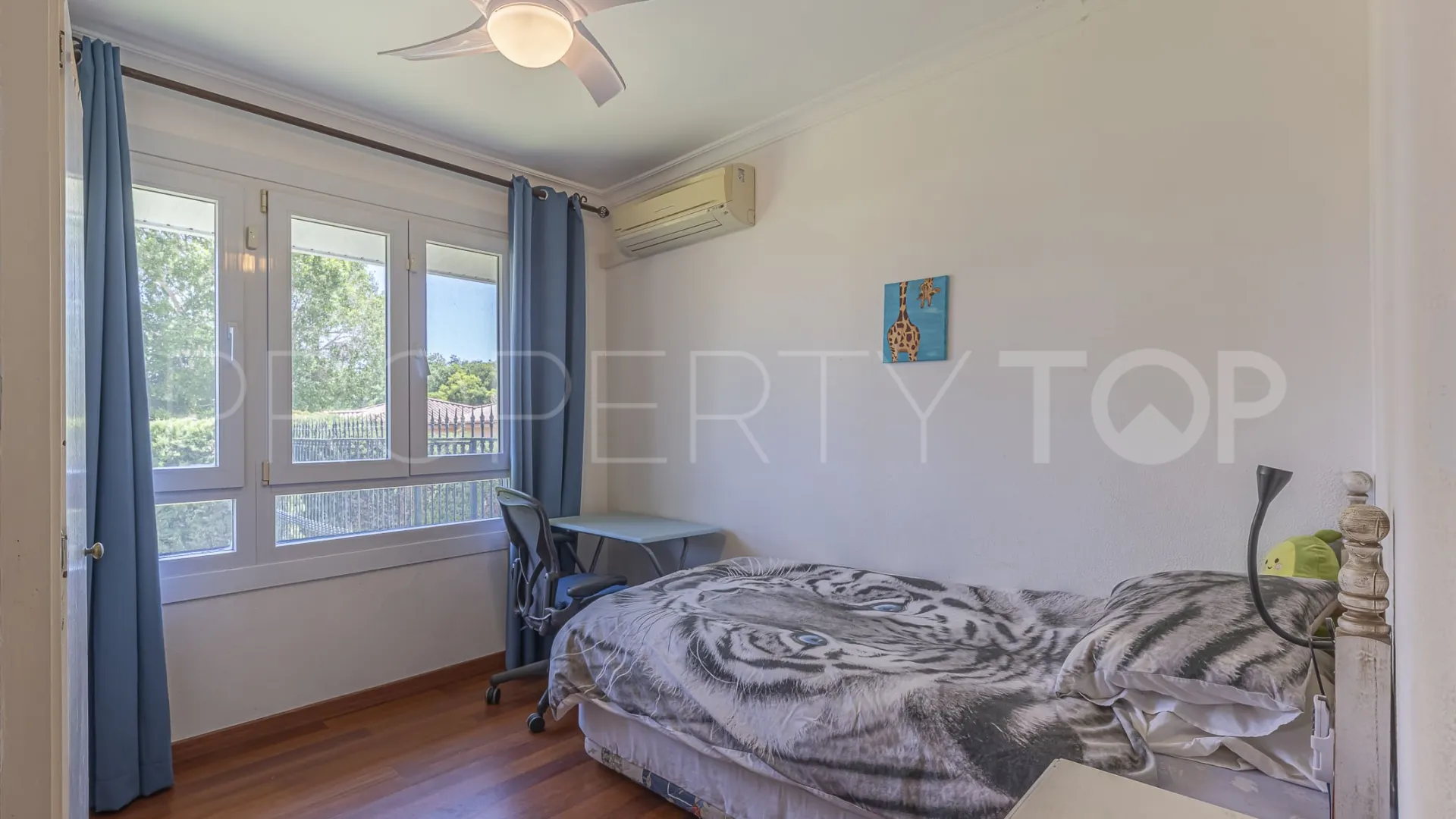 Comprar villa de 5 dormitorios en Sotogrande Costa