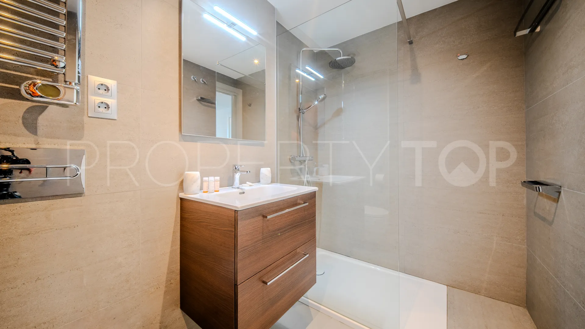 La Duquesa, Ático de 2 dormitorios en venta