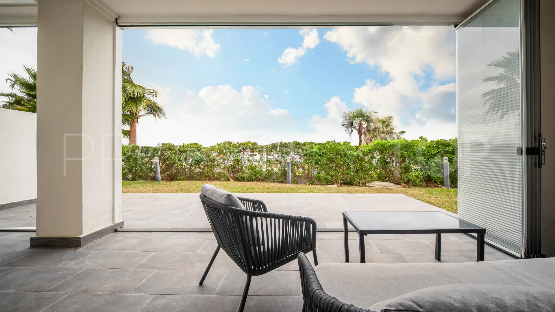 Se vende apartamento planta baja de 2 dormitorios en La Paloma