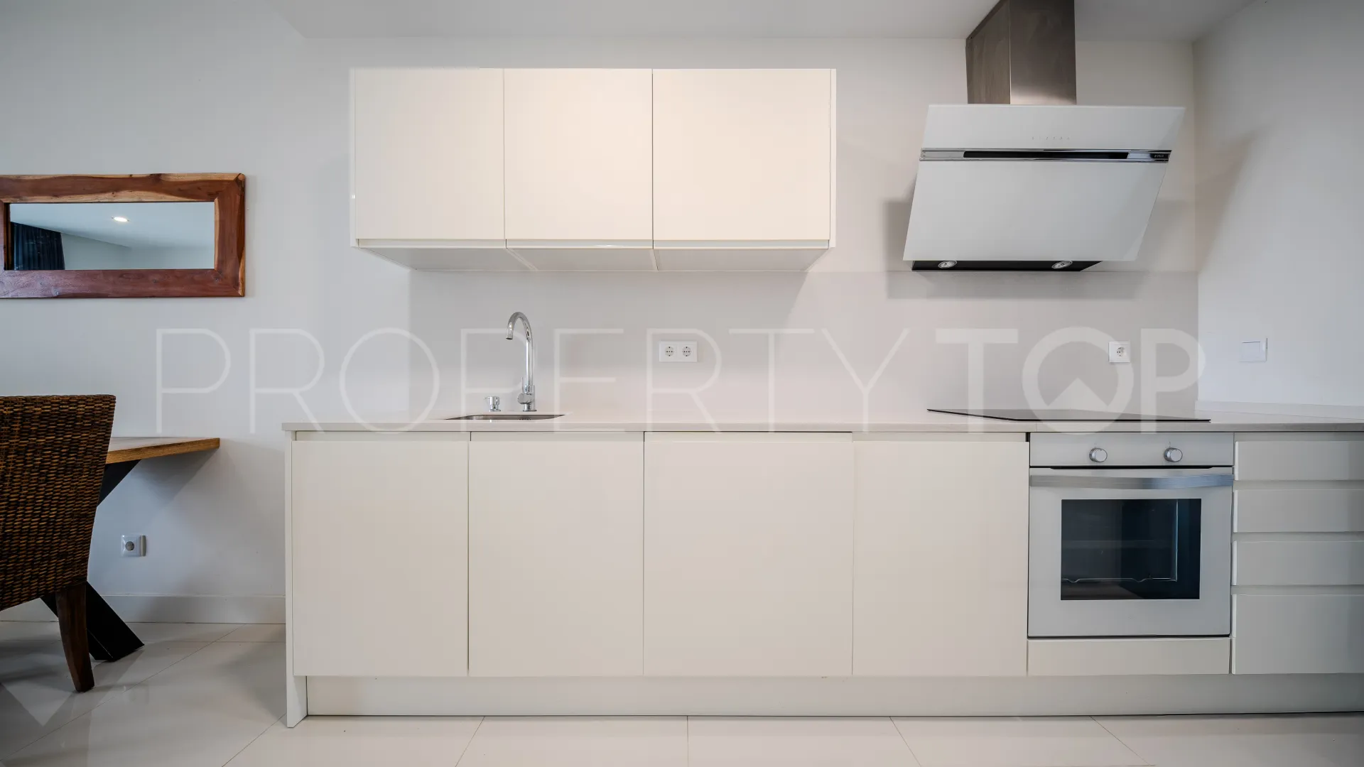 Se vende apartamento planta baja de 2 dormitorios en La Paloma