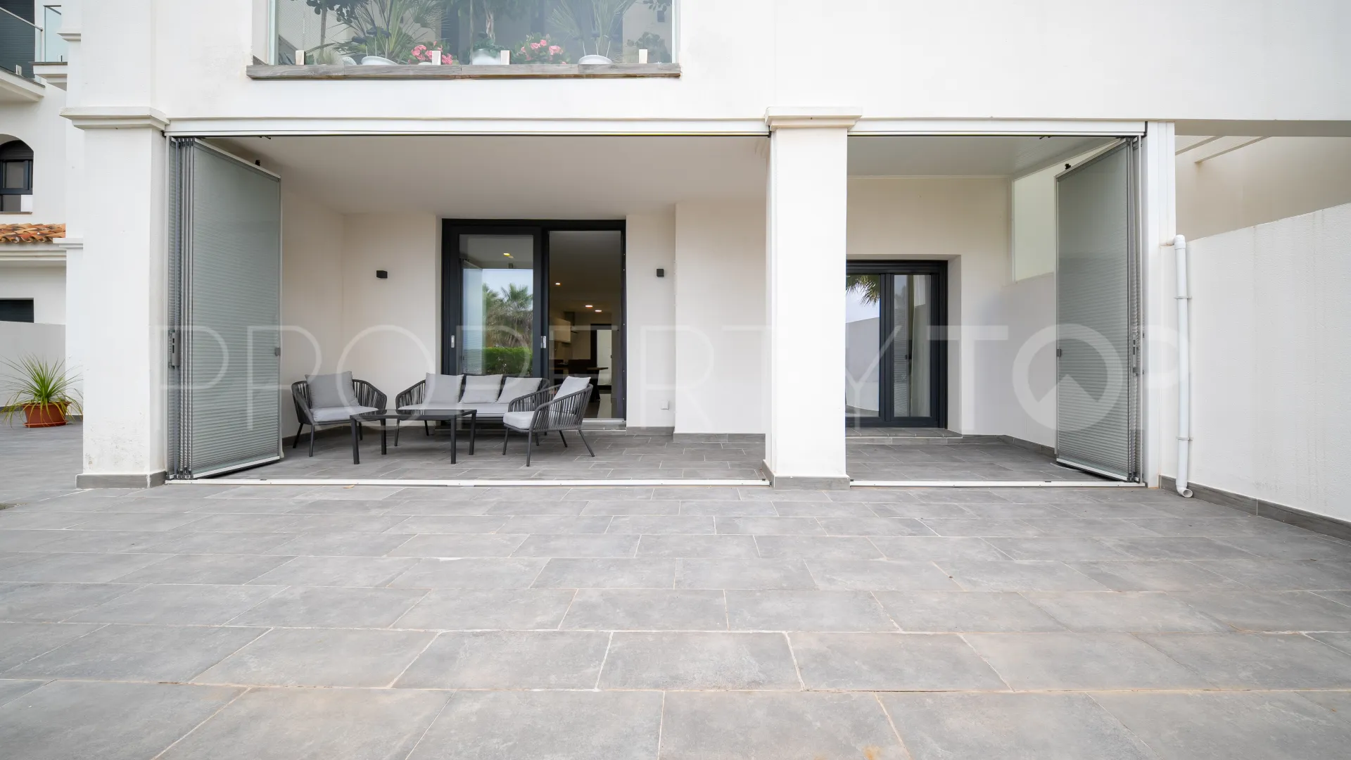 Se vende apartamento planta baja de 2 dormitorios en La Paloma