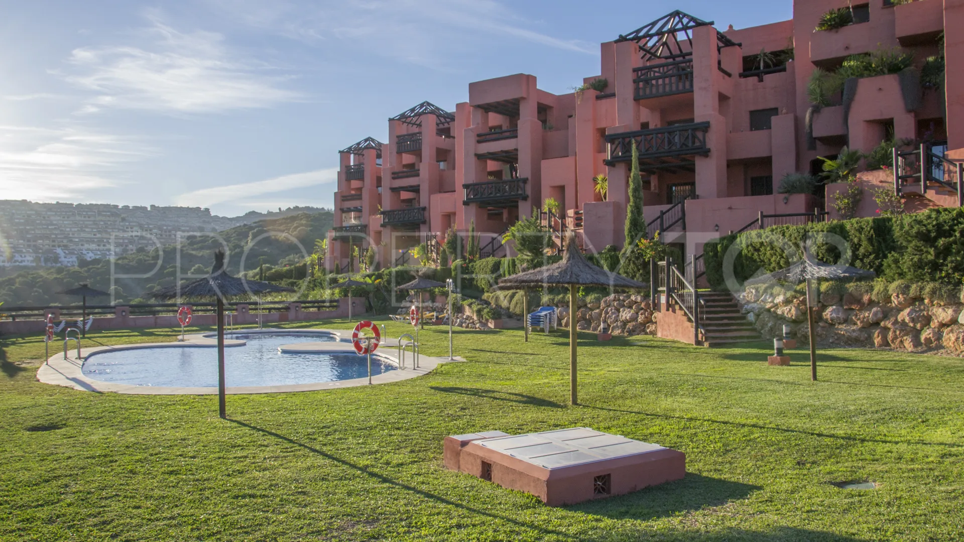 Se vende apartamento planta baja en Coto Real