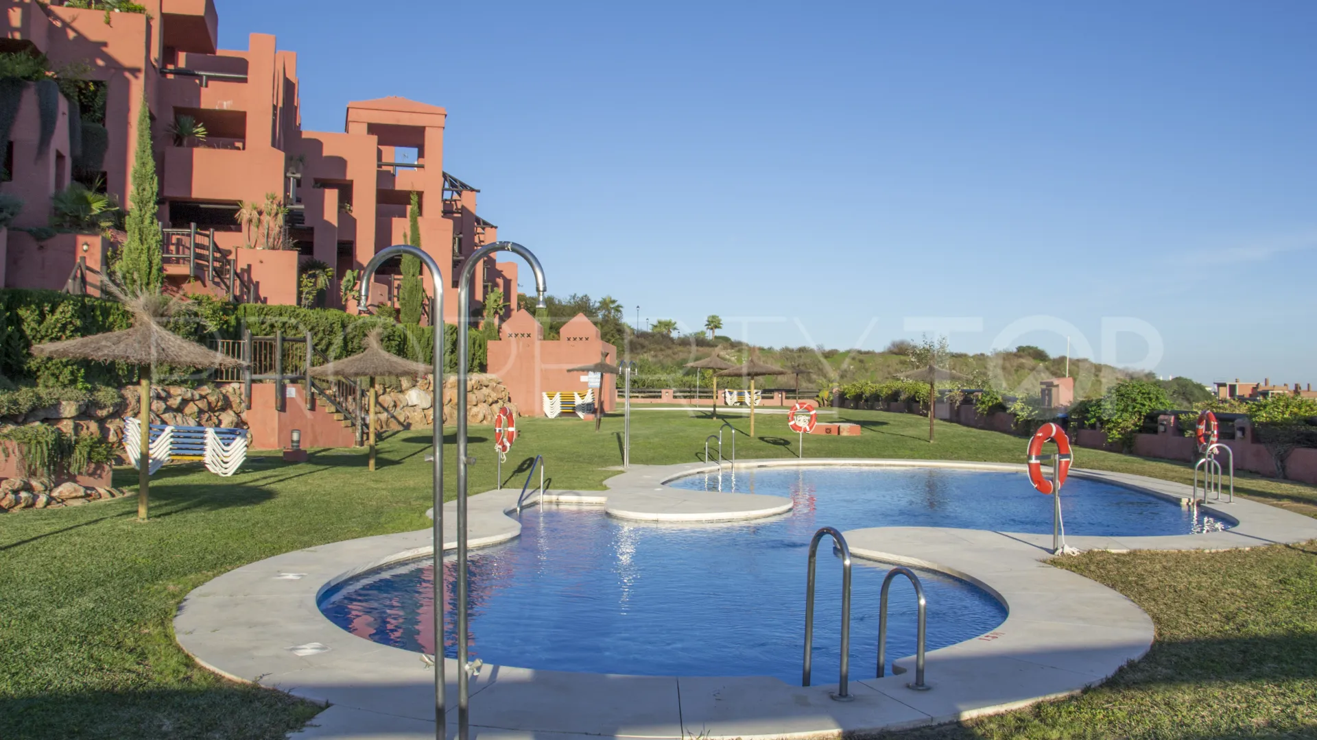 Se vende apartamento planta baja en Coto Real