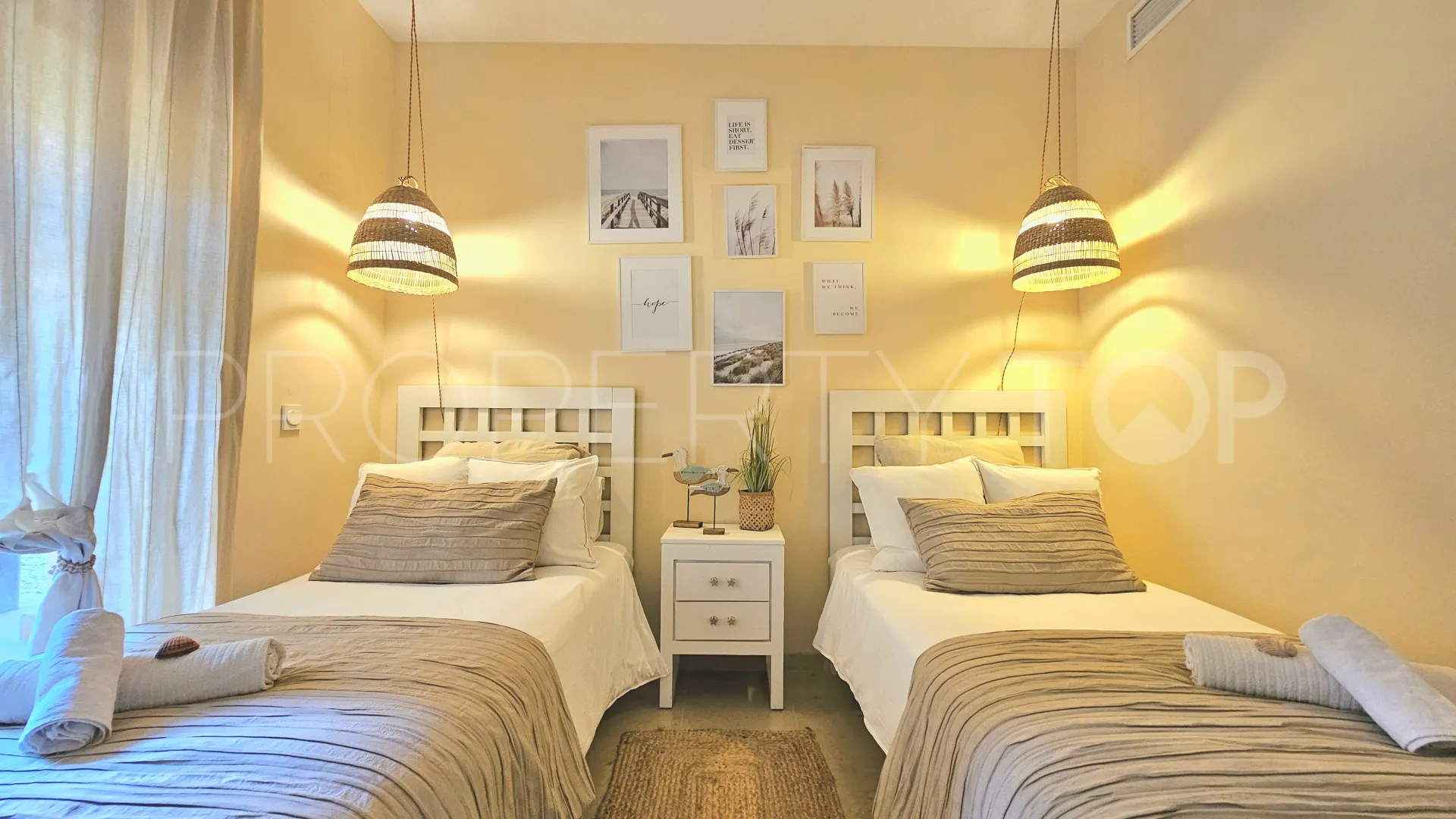 Se vende apartamento planta baja en Coto Real