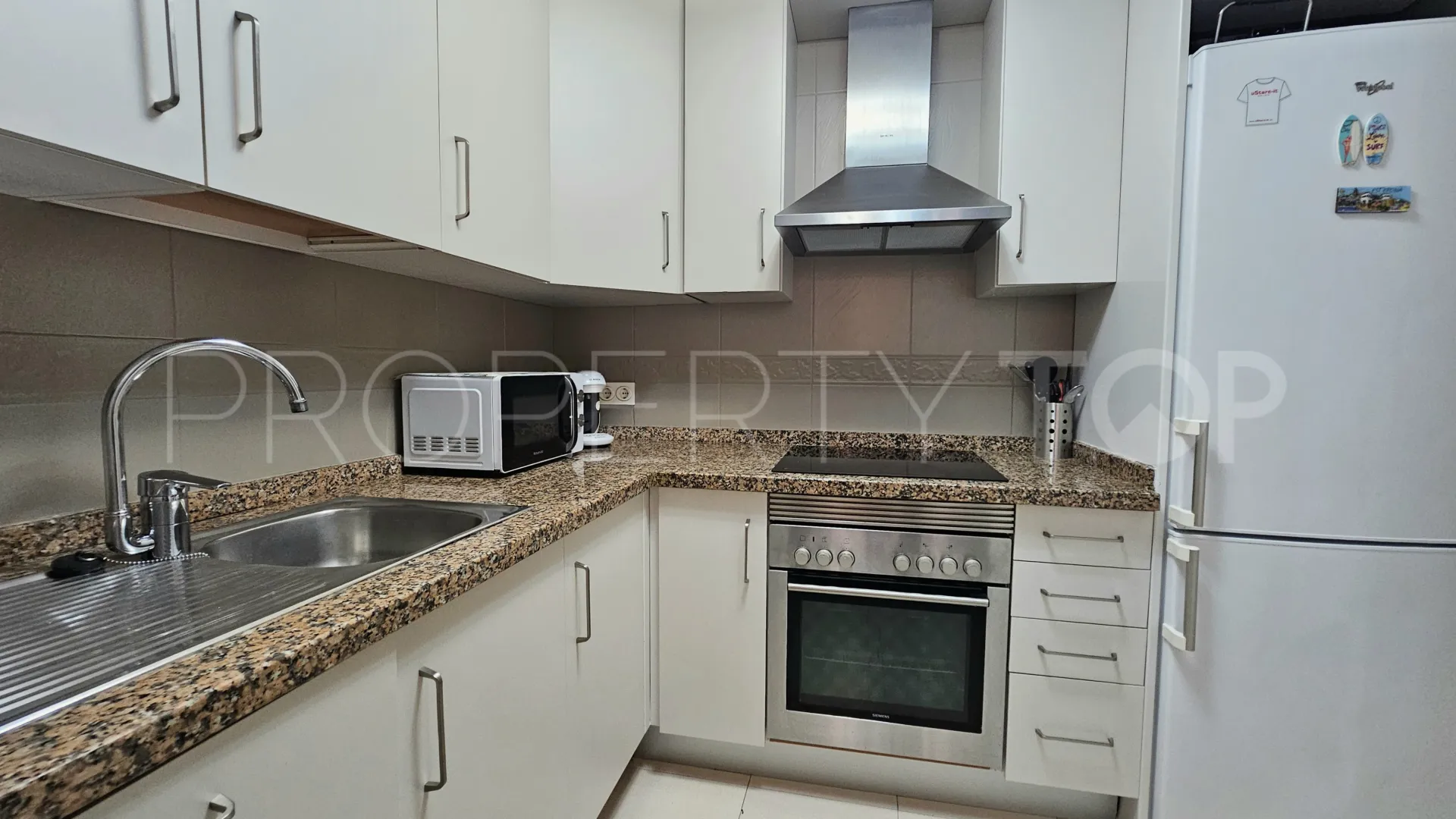 Se vende apartamento planta baja en Coto Real