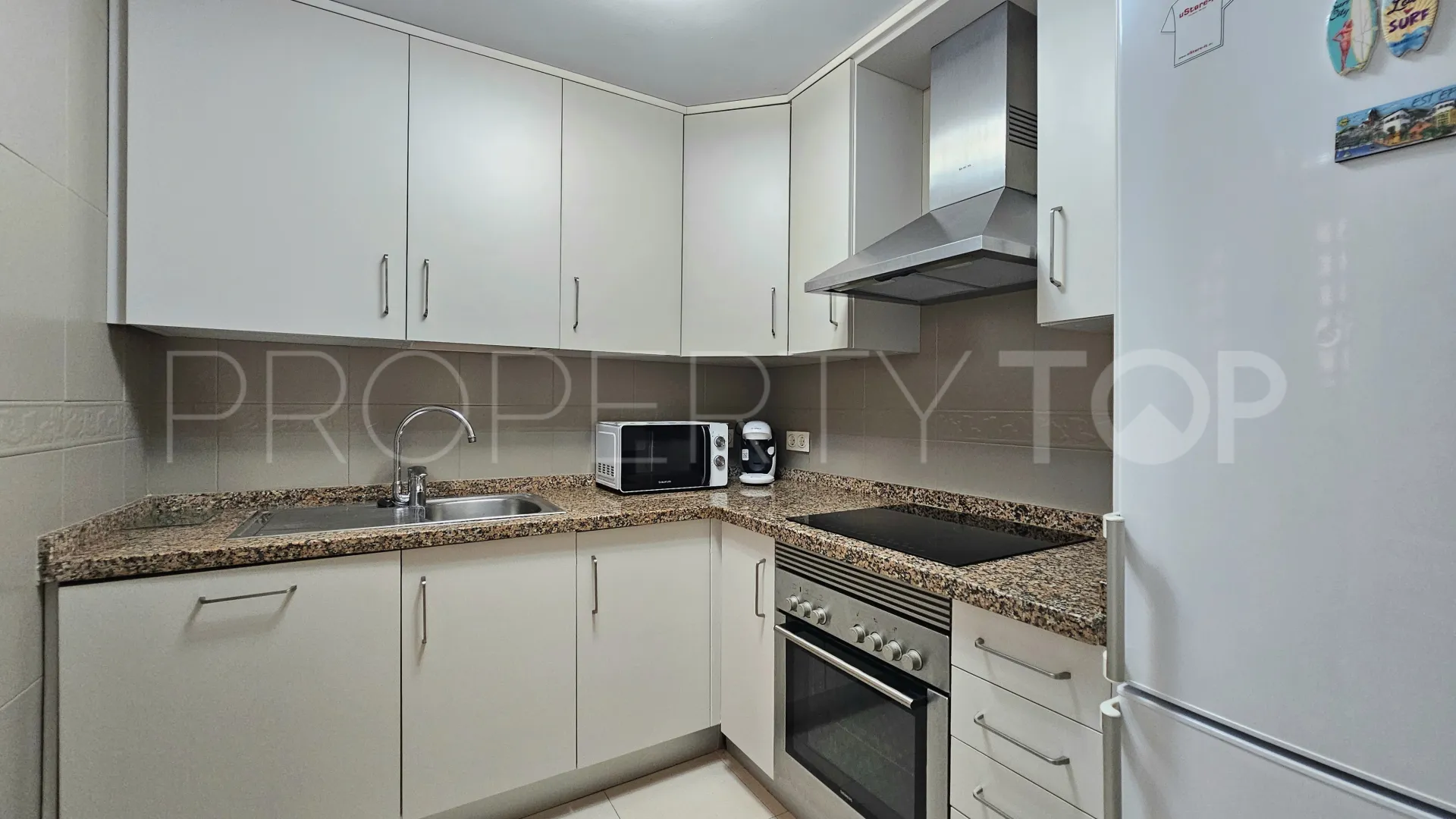 Se vende apartamento planta baja en Coto Real