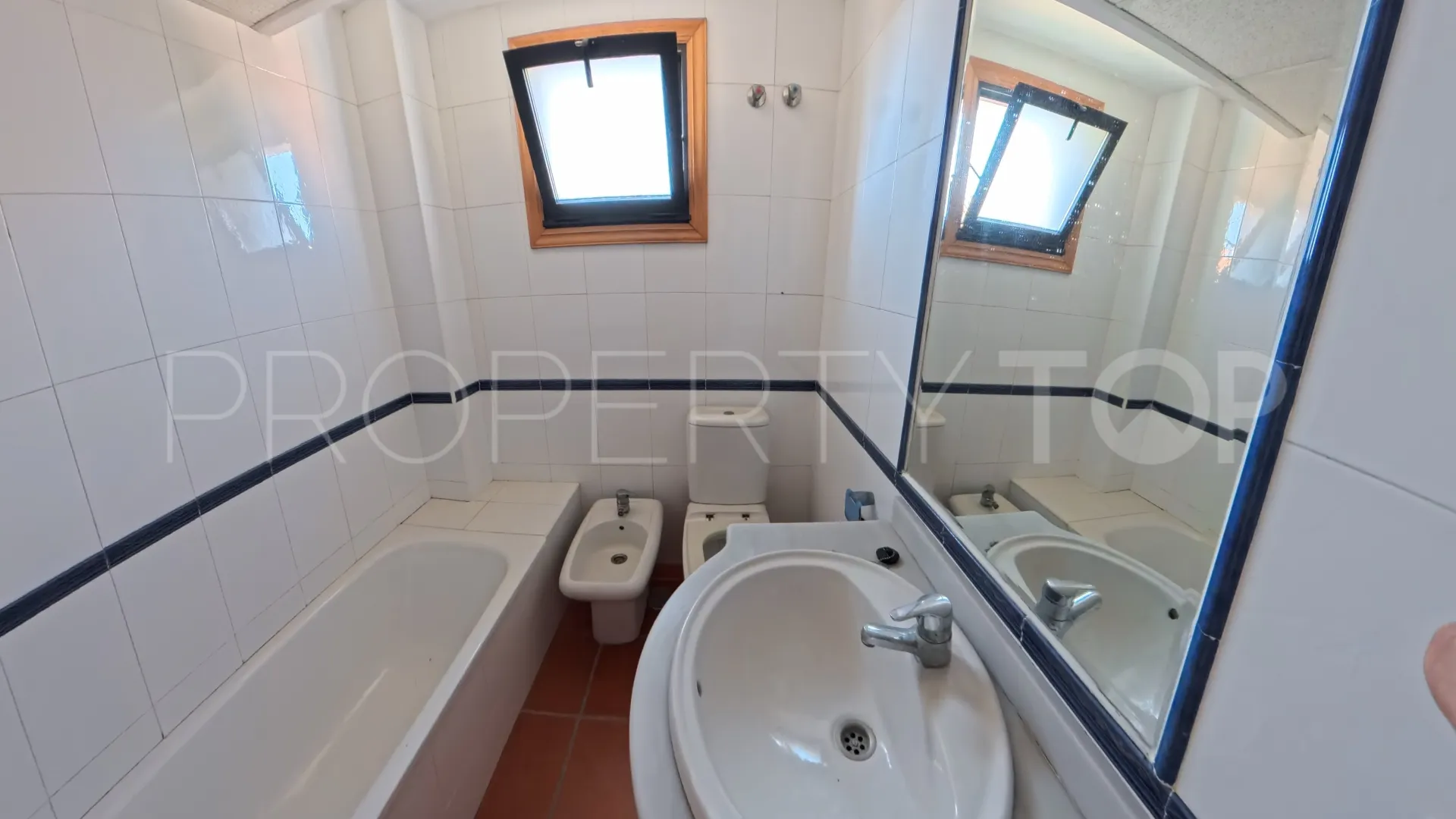 Casa de 3 dormitorios en venta en Sabinillas