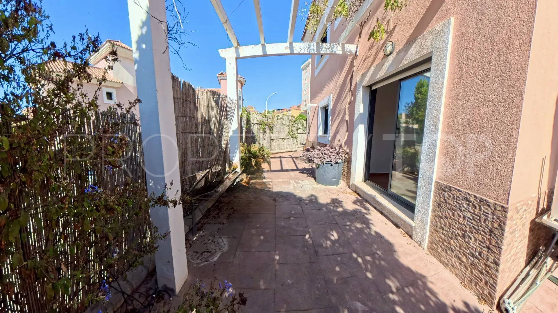 Casa de 3 dormitorios en venta en Sabinillas