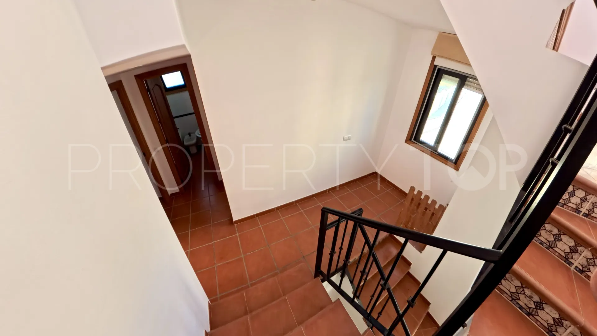 Casa de 3 dormitorios en venta en Sabinillas
