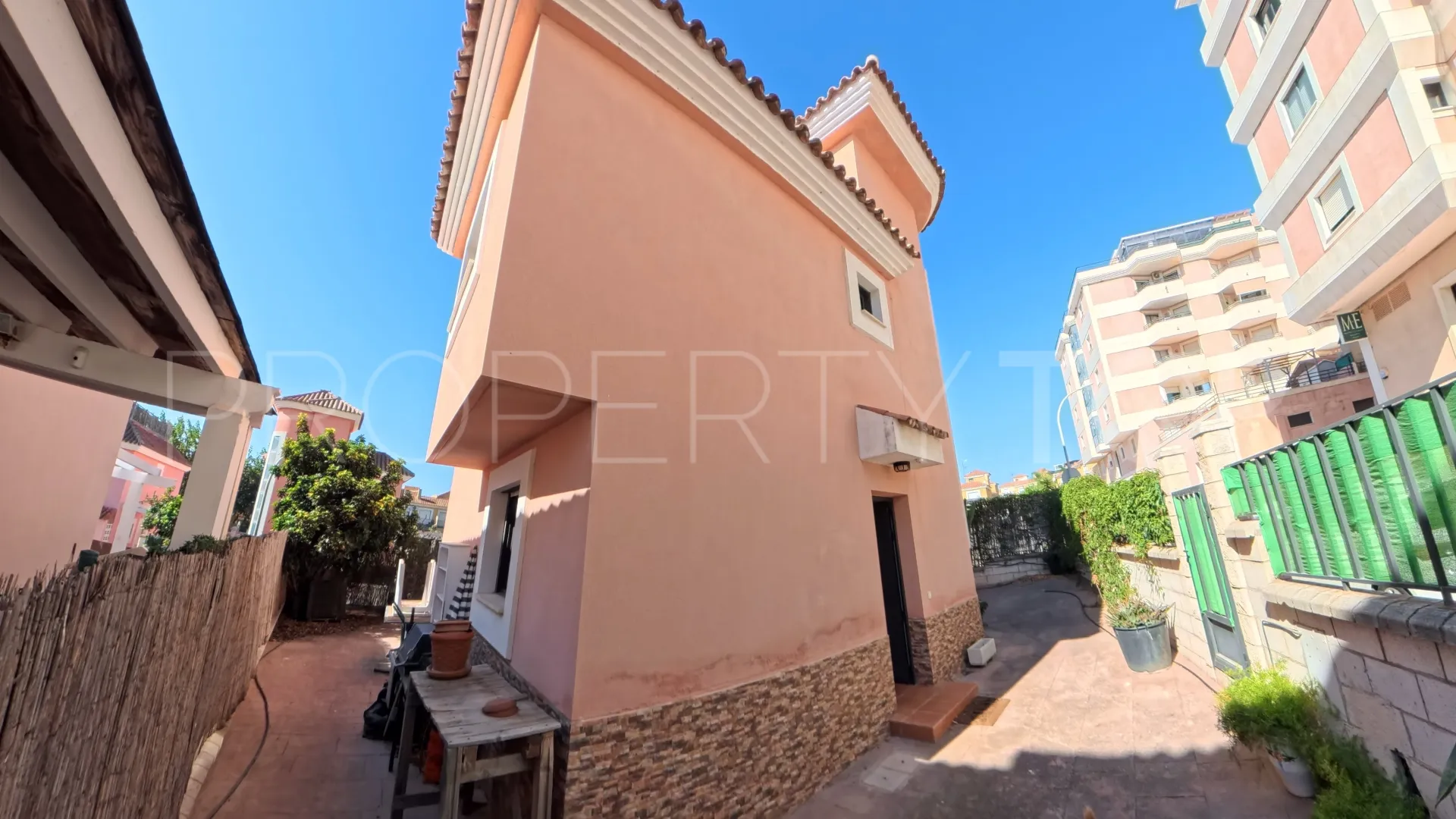Casa de 3 dormitorios en venta en Sabinillas