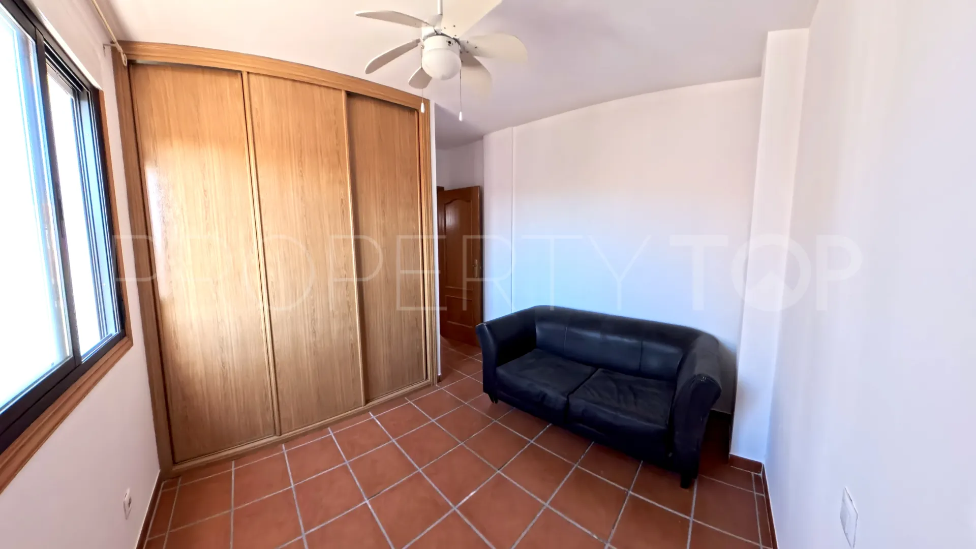 Casa de 3 dormitorios en venta en Sabinillas