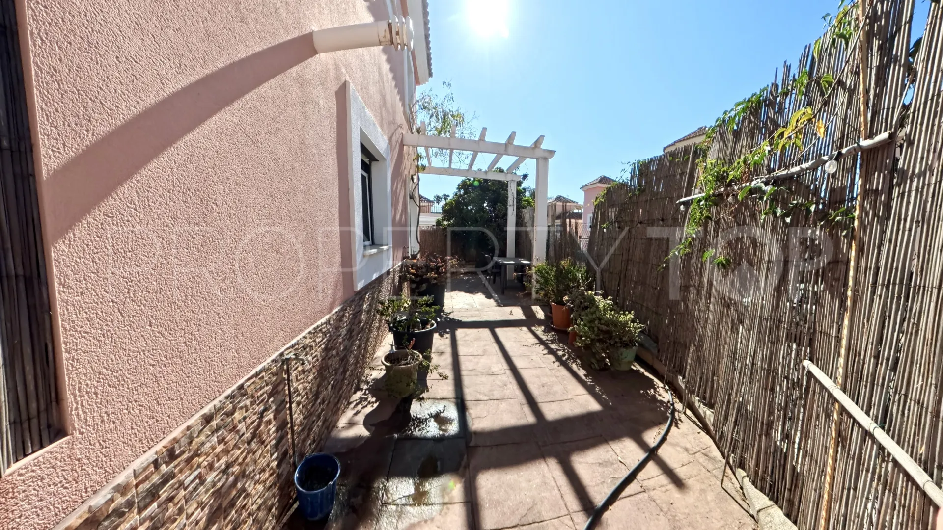 Casa de 3 dormitorios en venta en Sabinillas