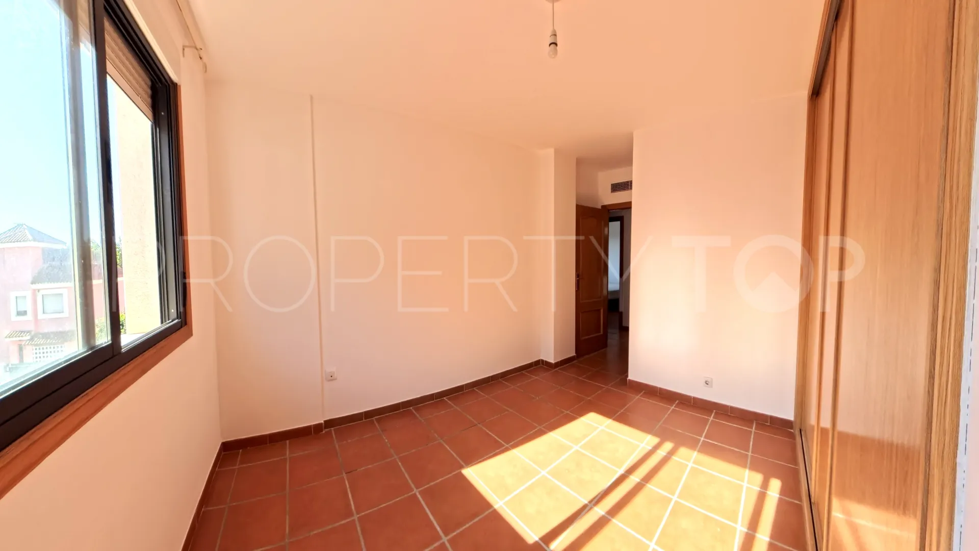 Casa de 3 dormitorios en venta en Sabinillas