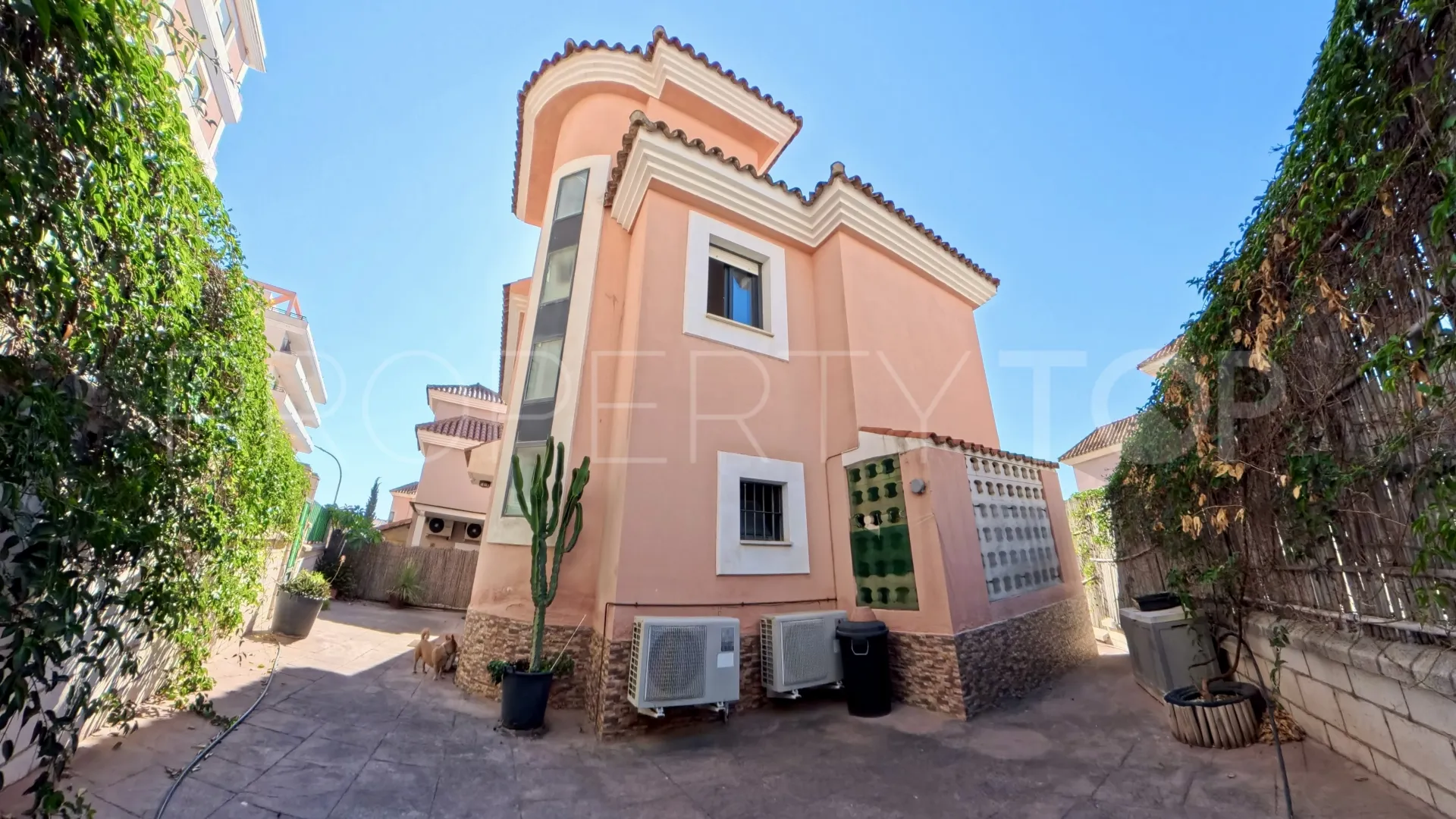 Casa de 3 dormitorios en venta en Sabinillas