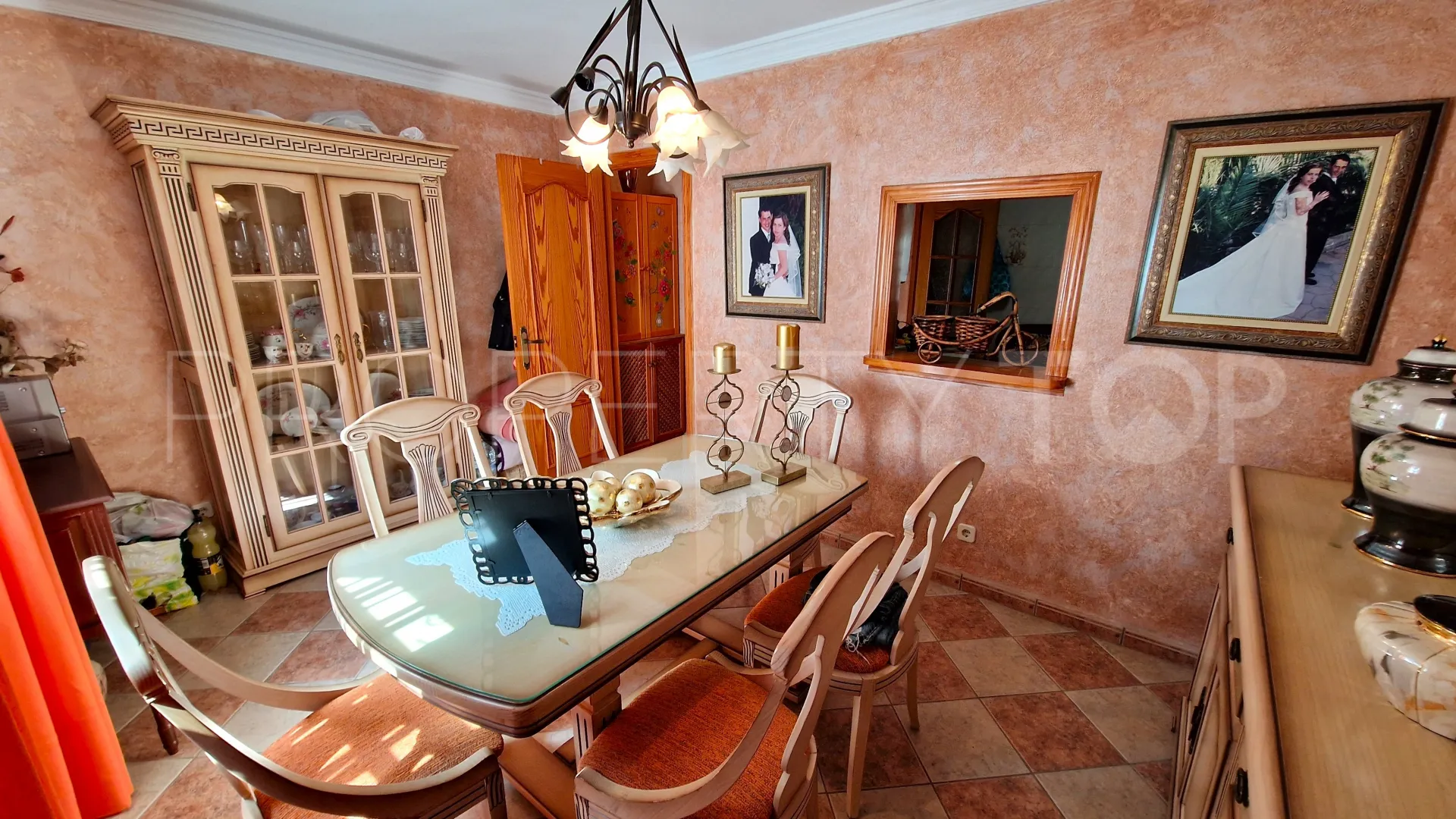 For sale Manilva Pueblo 6 bedrooms semi detached house