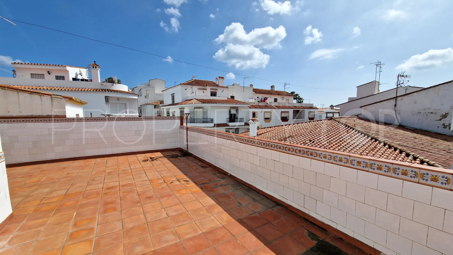 For sale Manilva Pueblo 6 bedrooms semi detached house