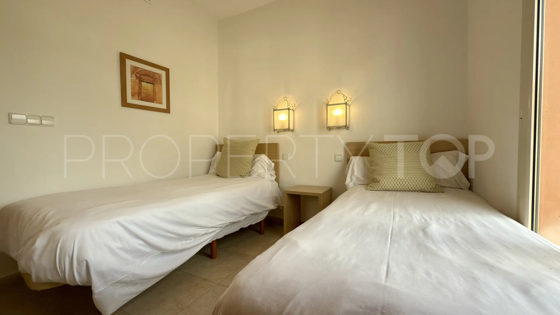 Buy Bahia de las Rocas 2 bedrooms ground floor apartment