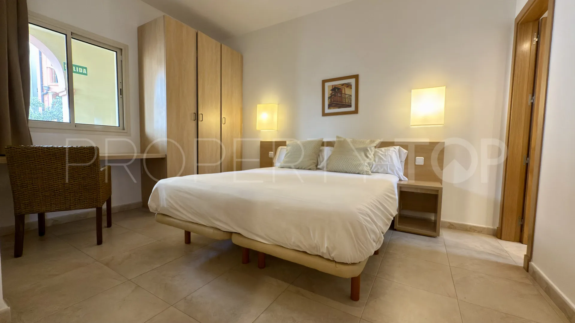 Buy Bahia de las Rocas 2 bedrooms ground floor apartment