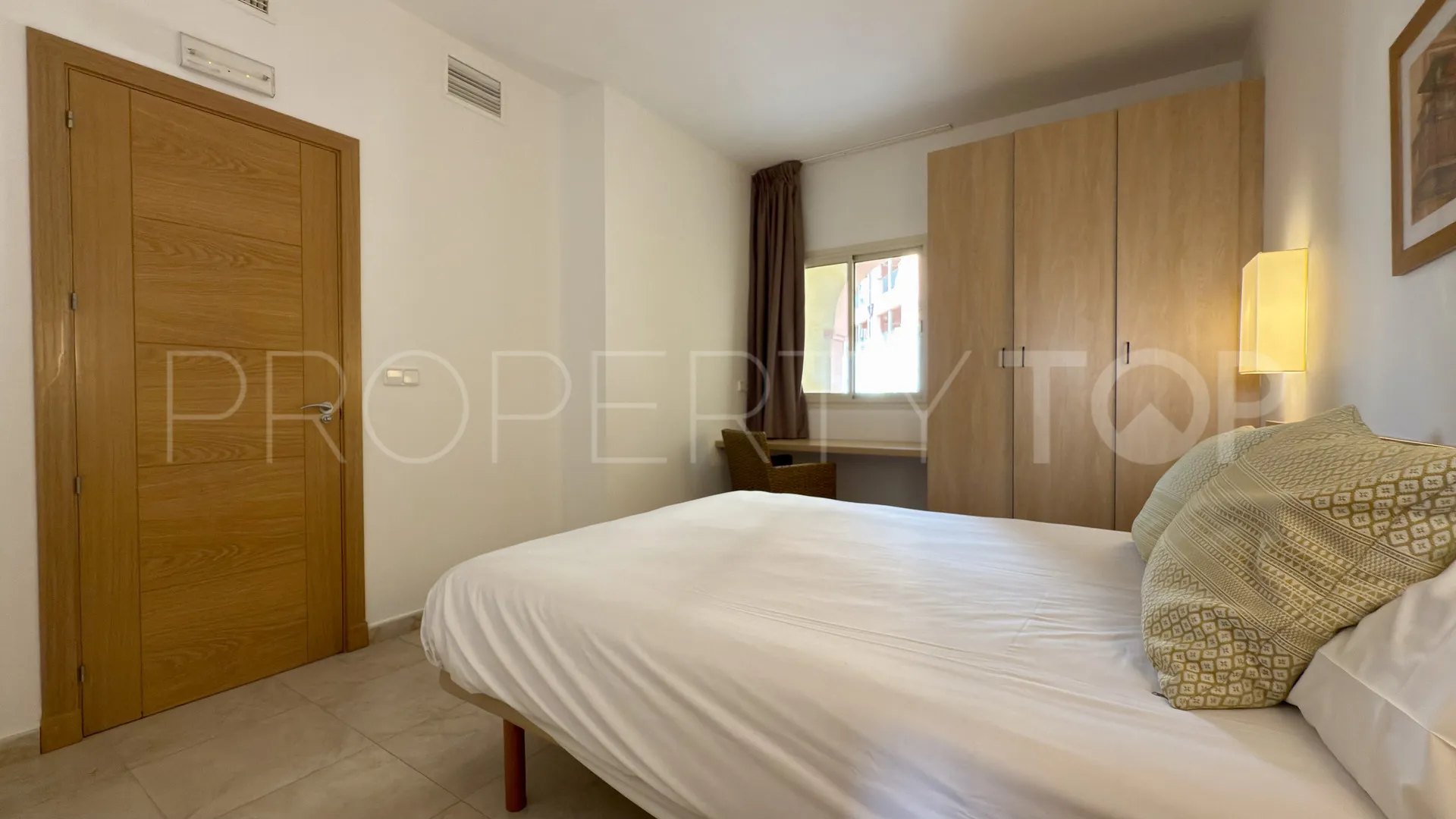 Buy Bahia de las Rocas 2 bedrooms ground floor apartment