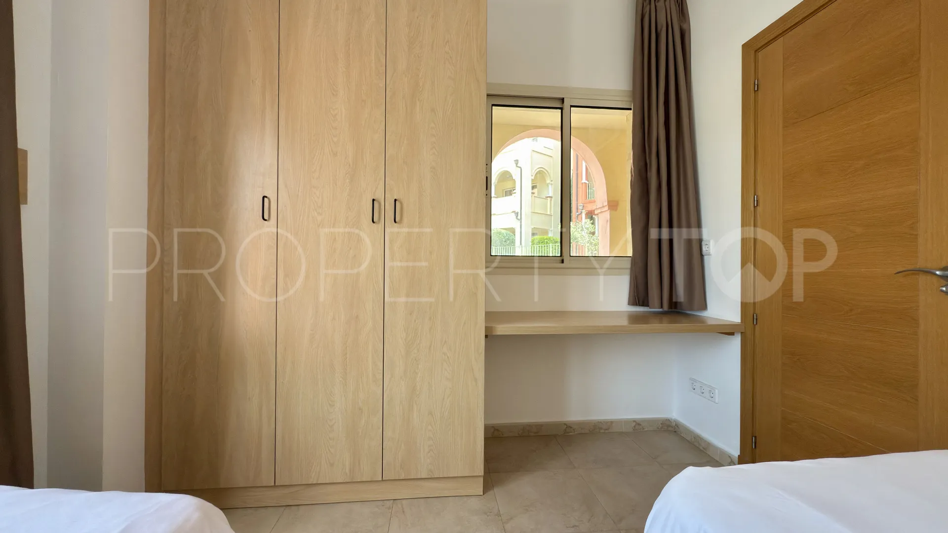 Buy Bahia de las Rocas 2 bedrooms ground floor apartment