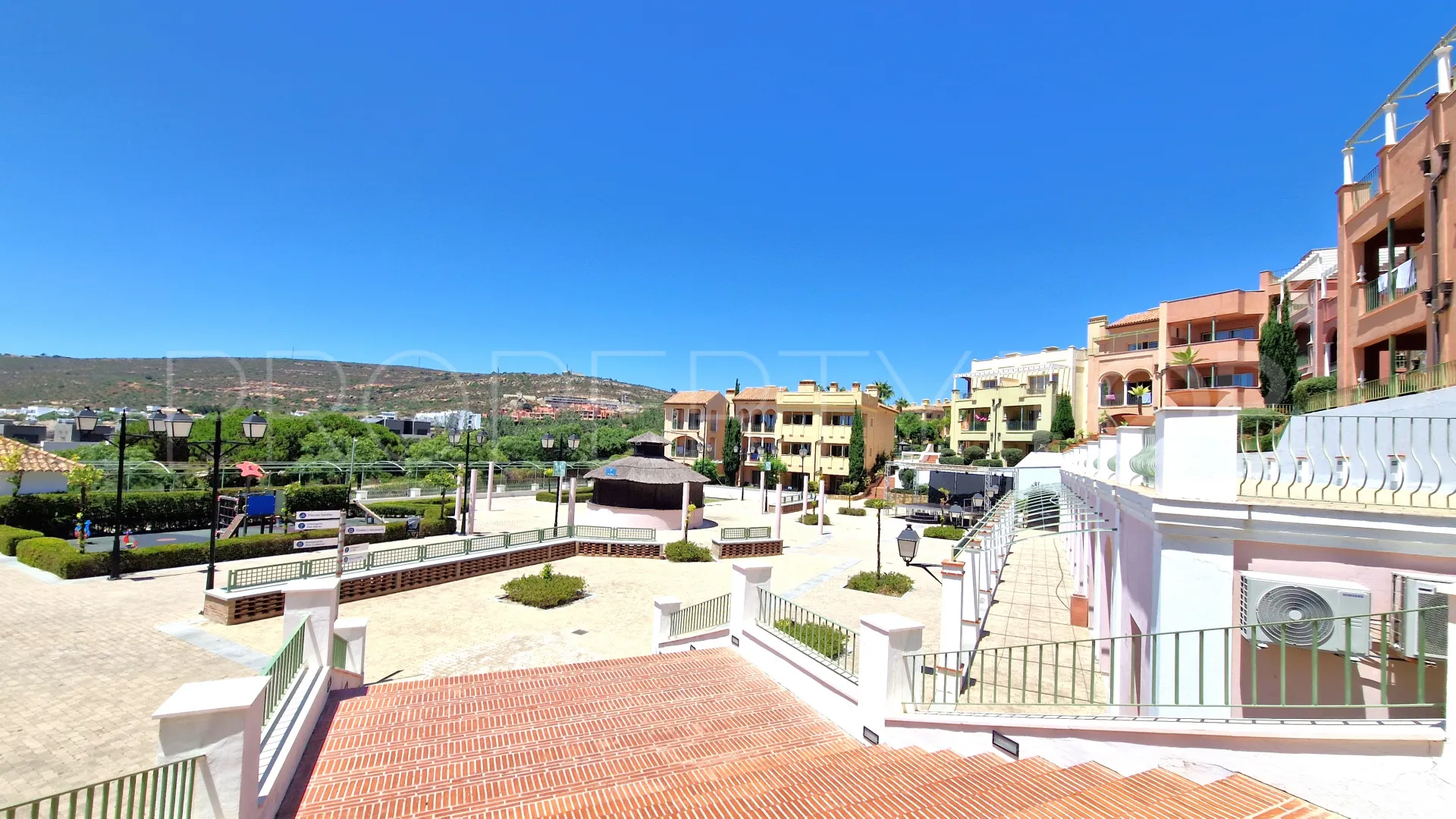 Buy Bahia de las Rocas 2 bedrooms ground floor apartment