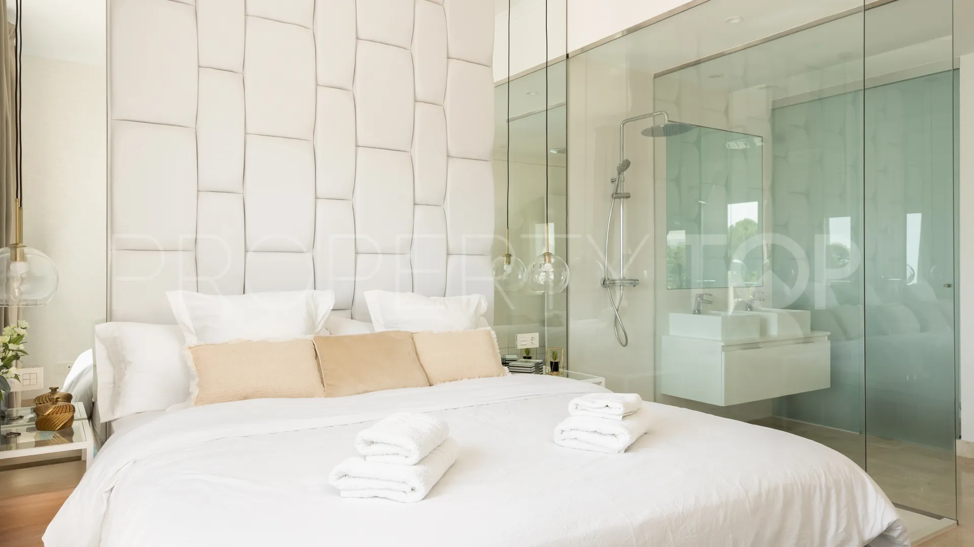 For sale Paraiso Pueblo penthouse with 2 bedrooms