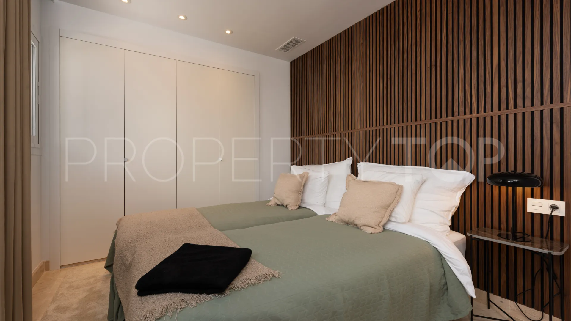 3 bedrooms penthouse in Paraiso Pueblo for sale