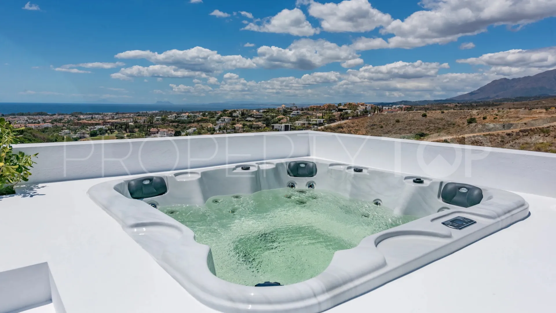 Ático en venta de 3 dormitorios en Paraiso Pueblo