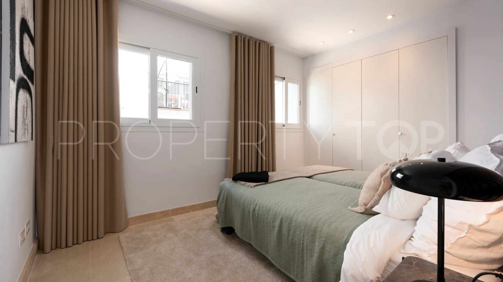 3 bedrooms penthouse in Paraiso Pueblo for sale