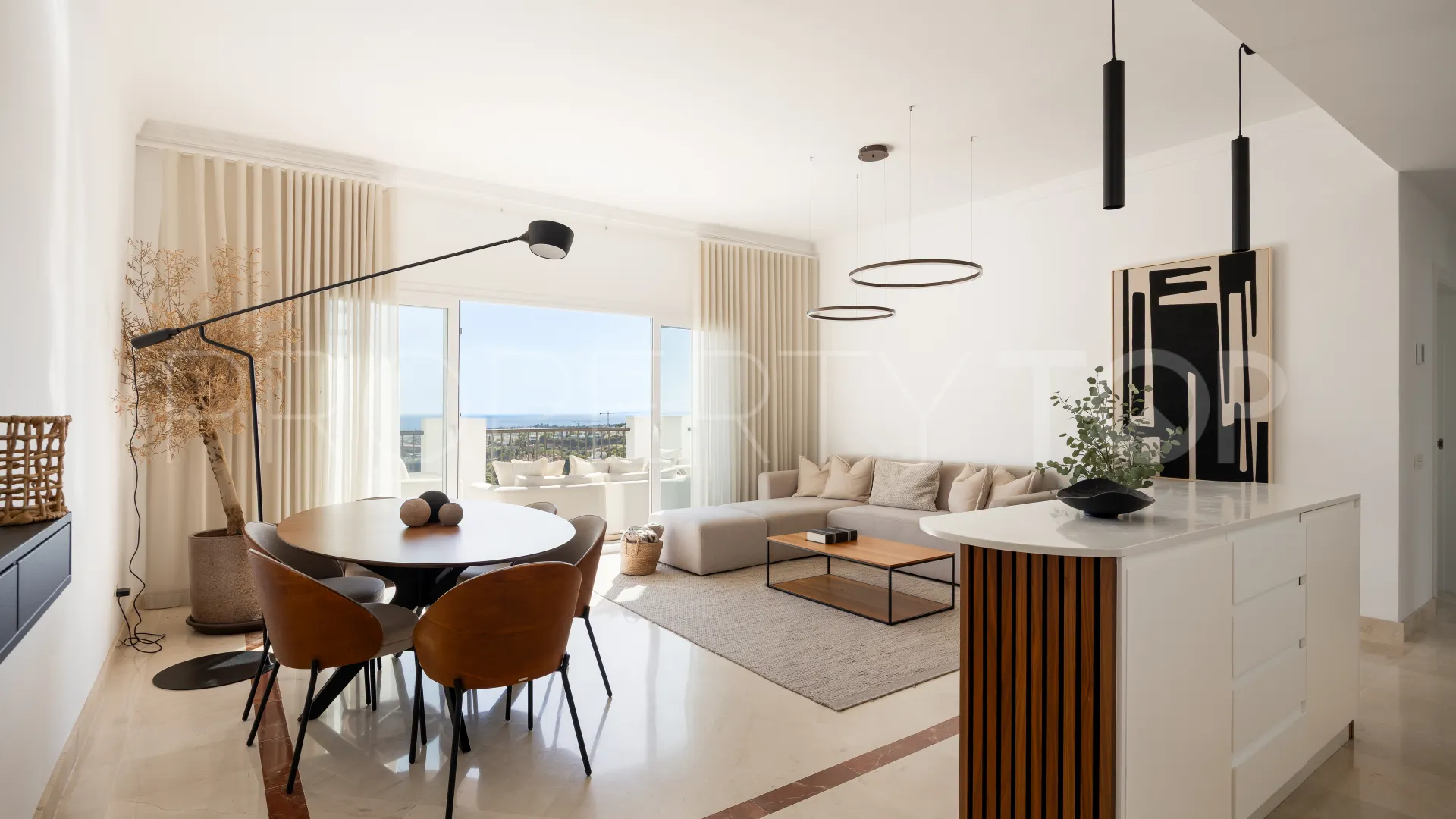 Ático en venta de 3 dormitorios en Paraiso Pueblo