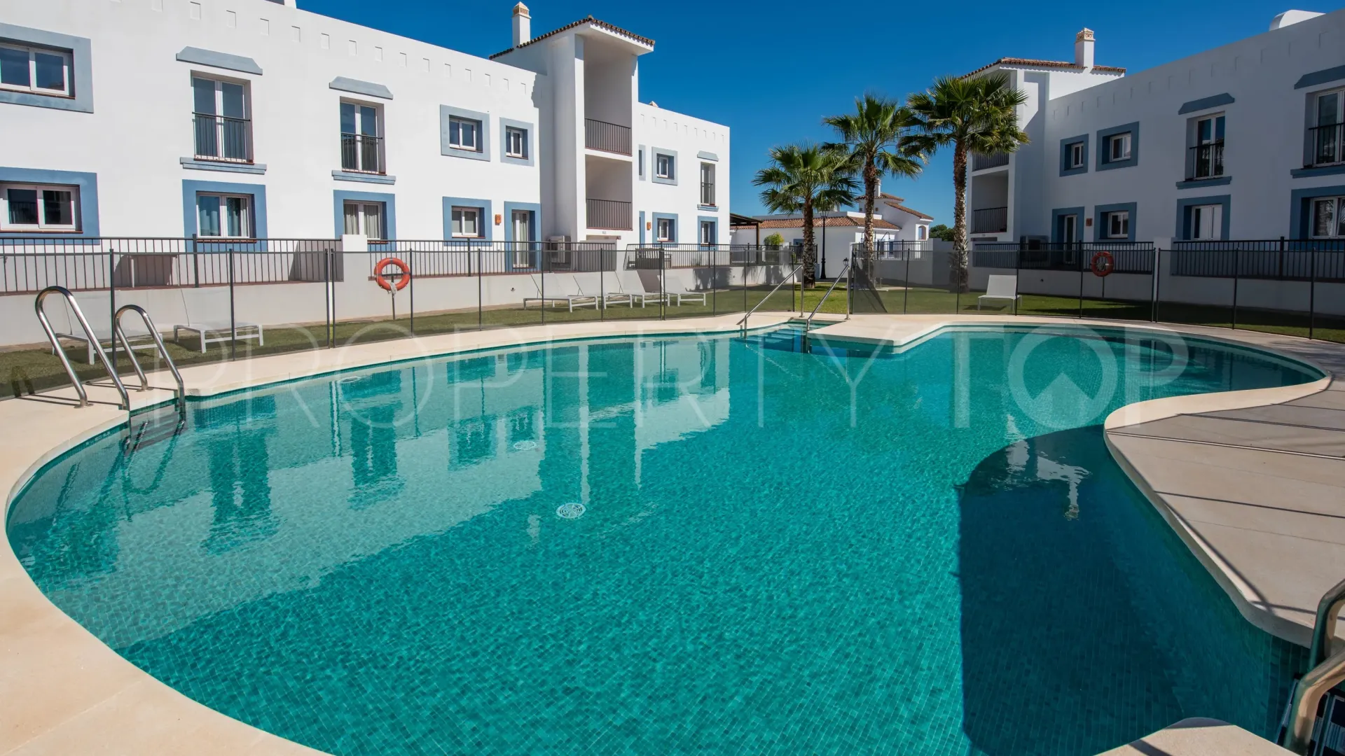 Ático en venta de 3 dormitorios en Paraiso Pueblo
