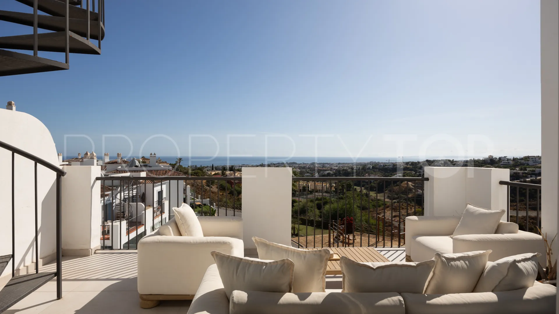 Ático en venta de 3 dormitorios en Paraiso Pueblo