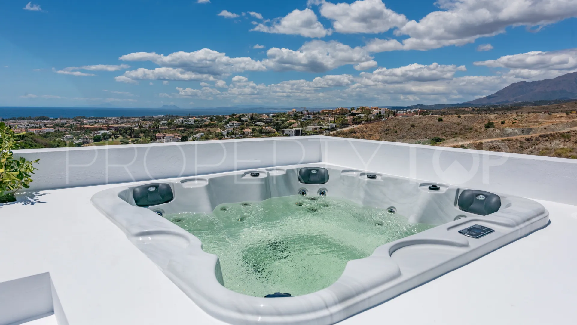 3 bedrooms penthouse in Paraiso Pueblo for sale