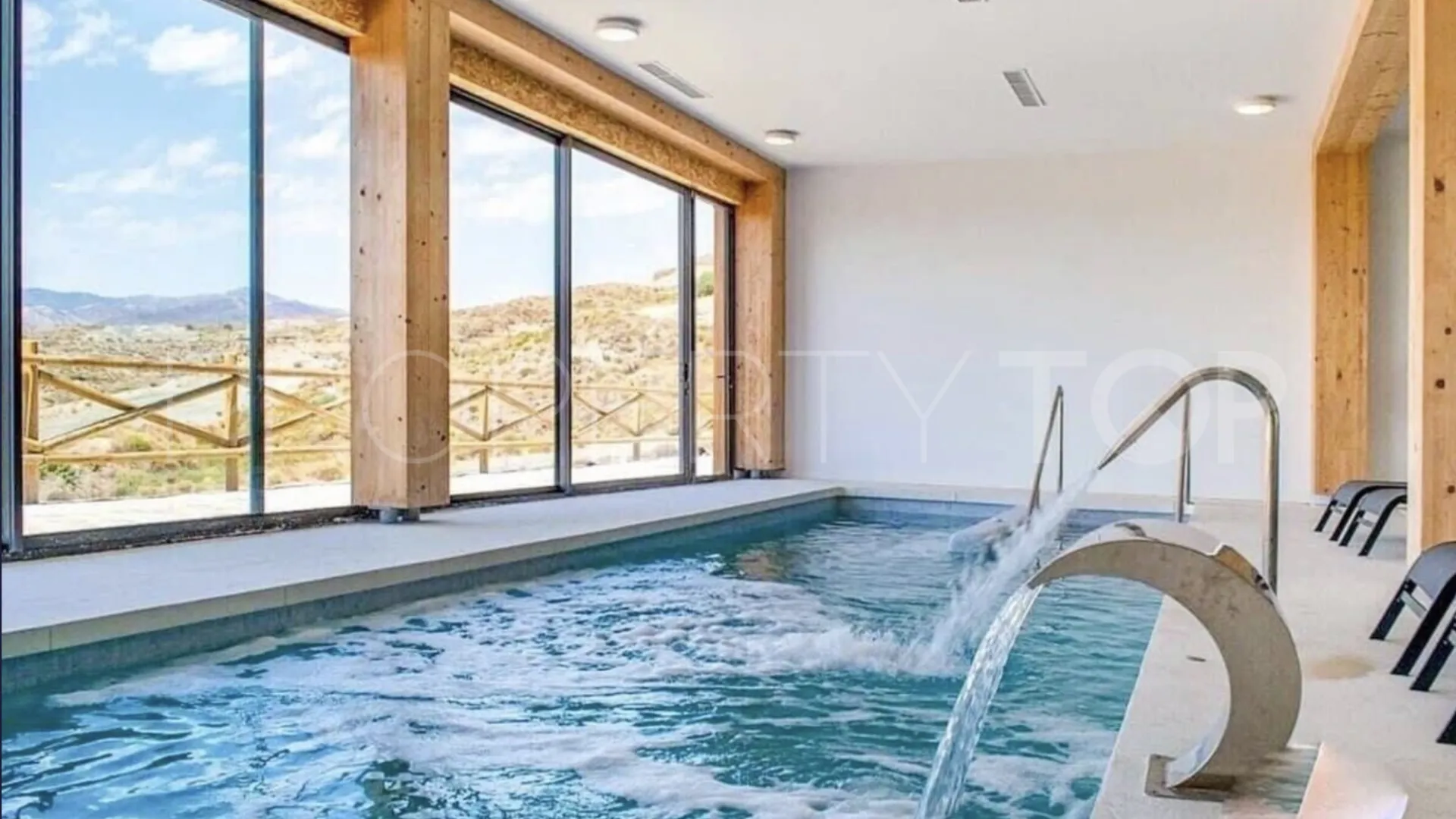 Paraiso Pueblo penthouse for sale