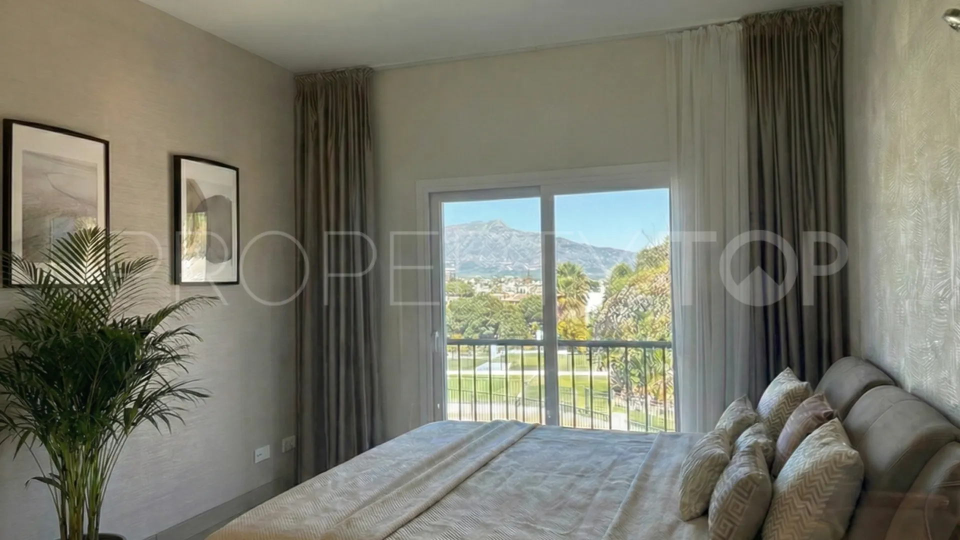Paraiso Pueblo penthouse for sale