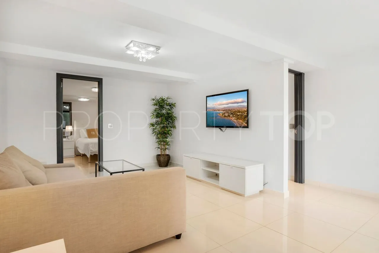 Elviria, villa en venta de 8 dormitorios