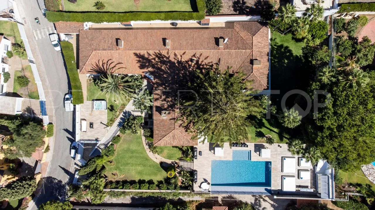 Elviria, villa en venta de 8 dormitorios