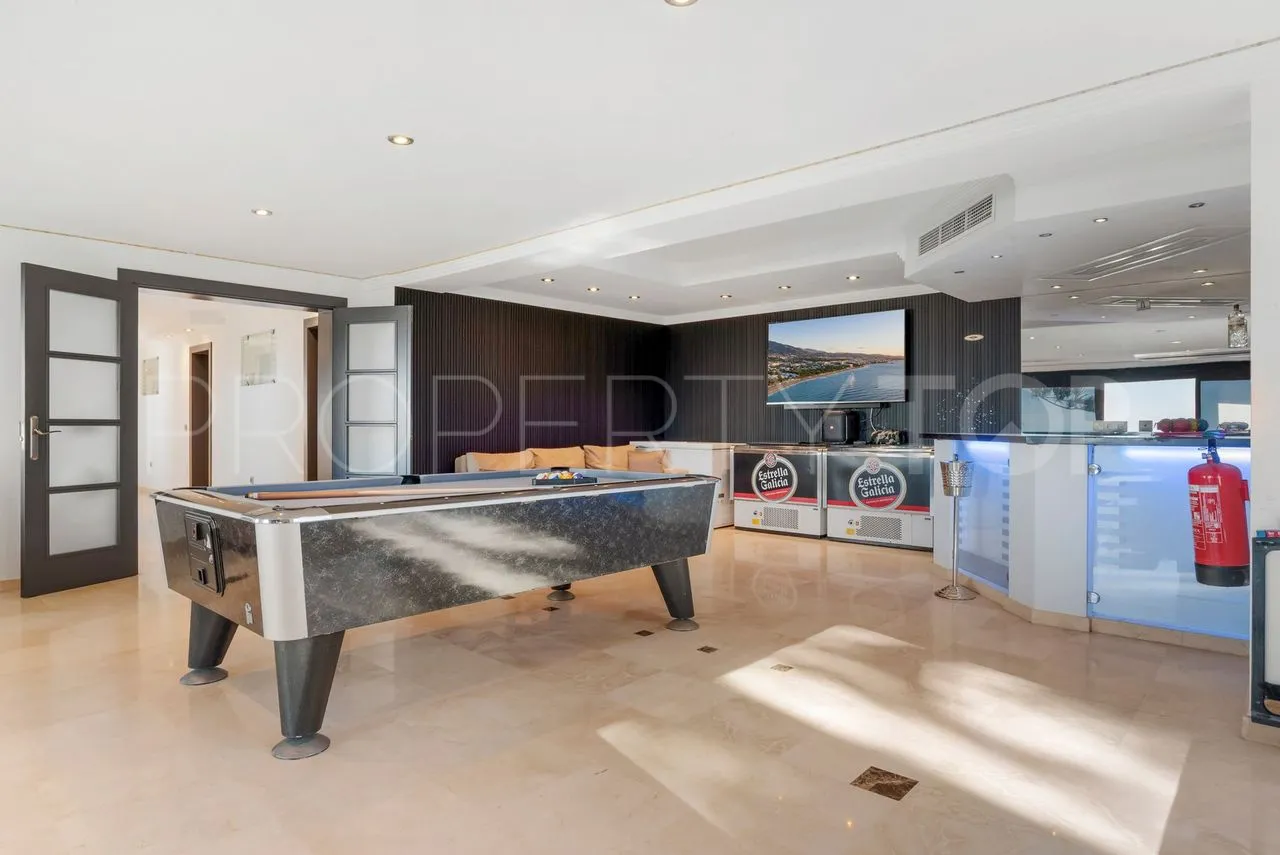 Elviria, villa en venta de 8 dormitorios