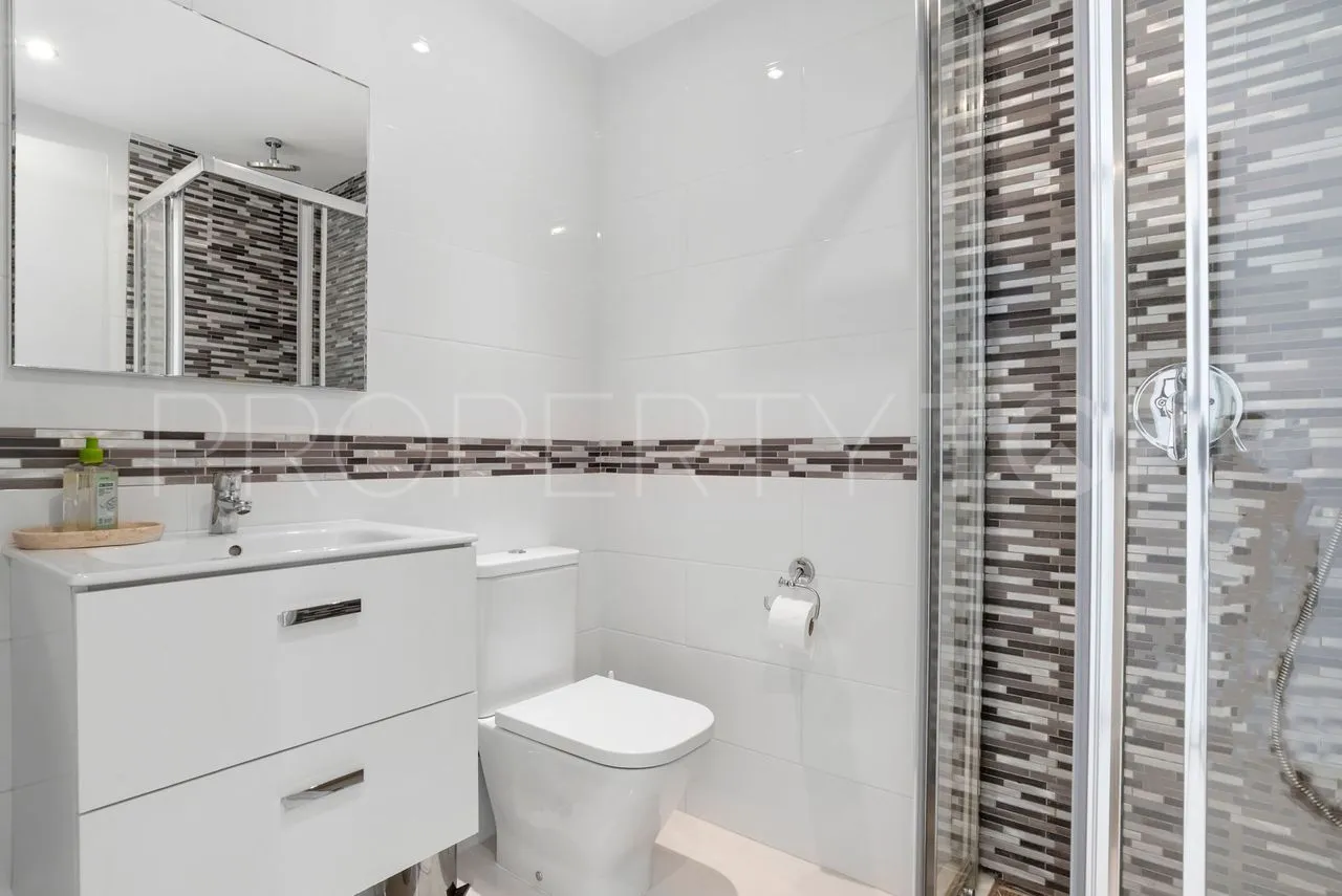 Elviria, villa en venta de 8 dormitorios