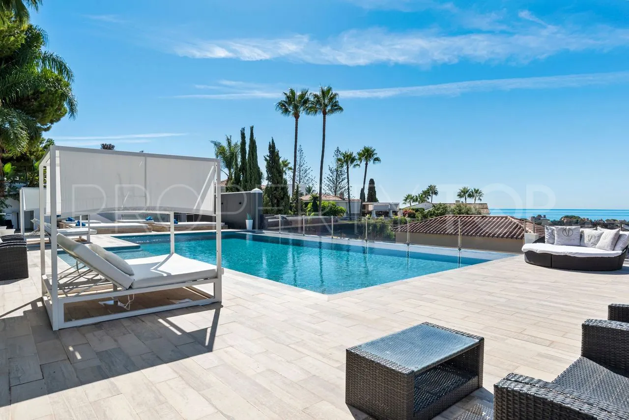 Elviria, villa en venta de 8 dormitorios