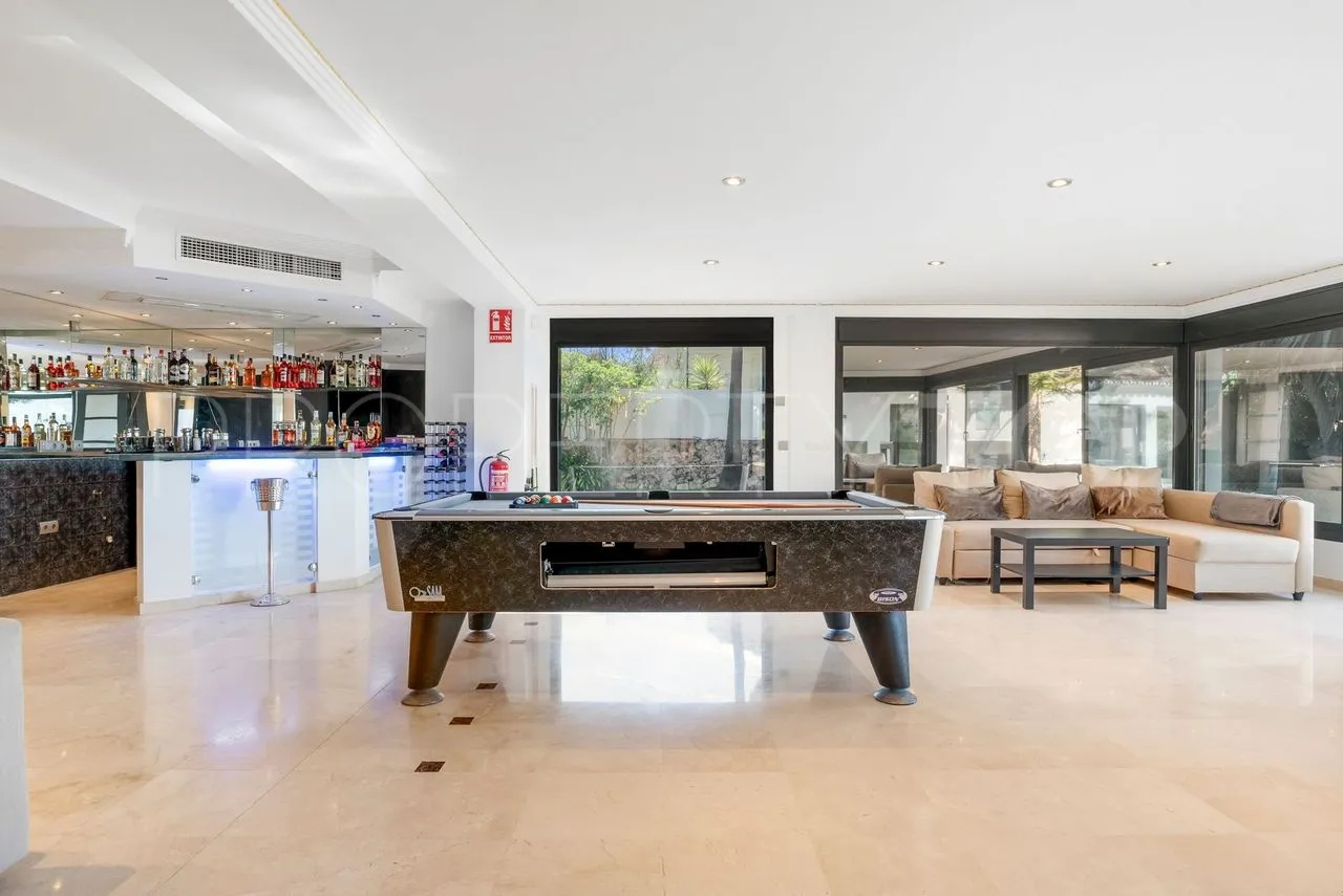 Elviria, villa en venta de 8 dormitorios