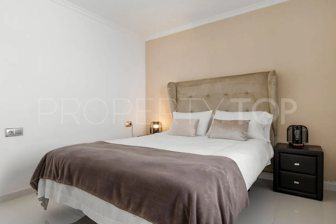 Elviria, villa en venta de 8 dormitorios