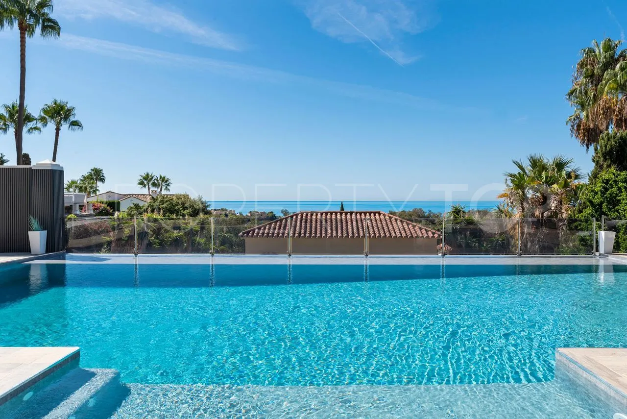 Elviria, villa en venta de 8 dormitorios