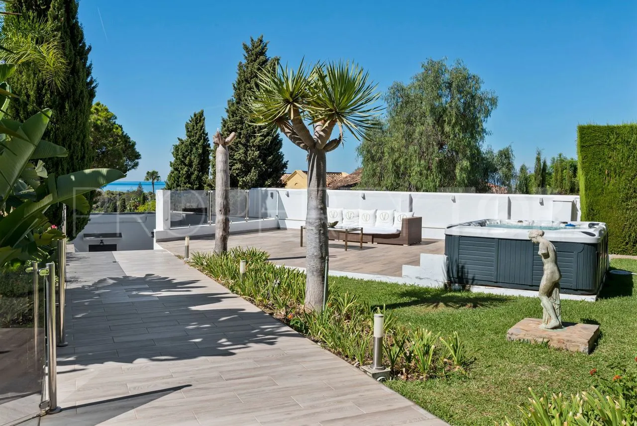Elviria, villa en venta de 8 dormitorios